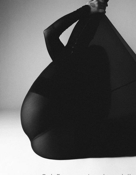 Sarahvandella porn actress image