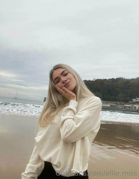 ellie miss star naked picture