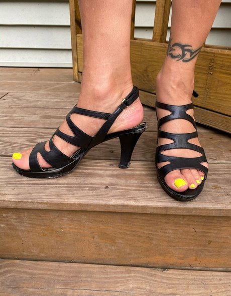 devonssexyfeet nudes pornstar image