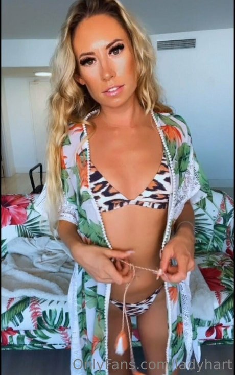 ladyhart top star pictures