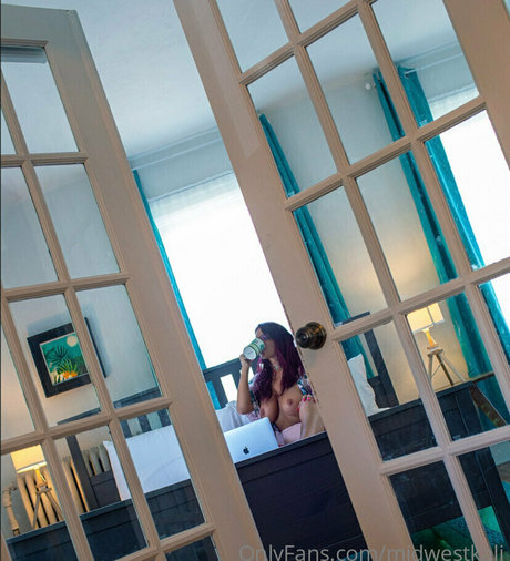 midwestkali star nudes image