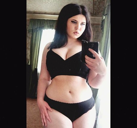 Anna Bernadi xxx pornstar pic