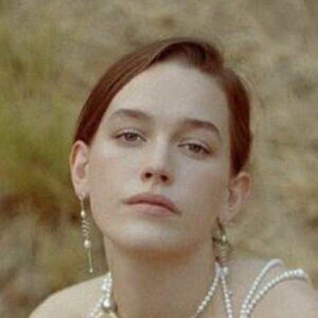 Victoria Pedretti model naked picture