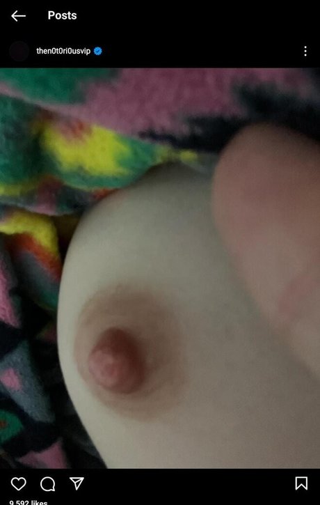 Victoria Pedretti free model photos