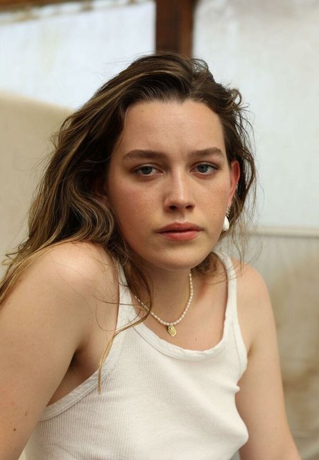 Victoria Pedretti model nice pic