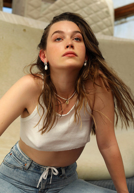 Victoria Pedretti adult star image