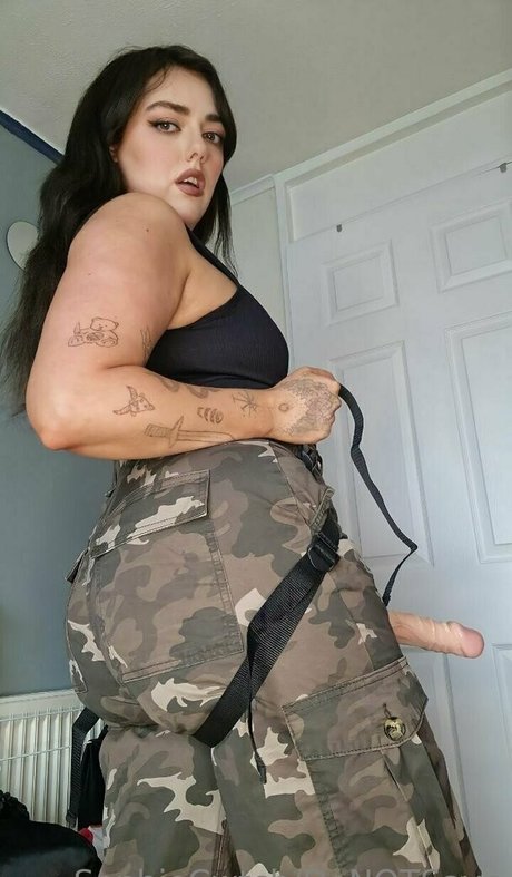 sophiecwtch model nude photo