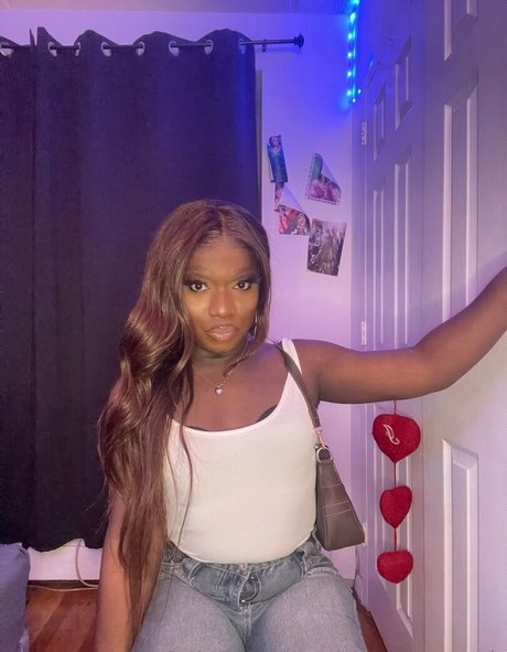 sissy serayah pornstar exclusive img