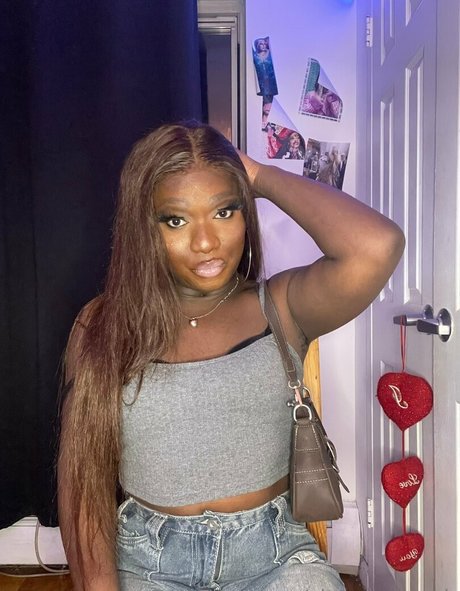 sissy serayah high quality pornstar pics