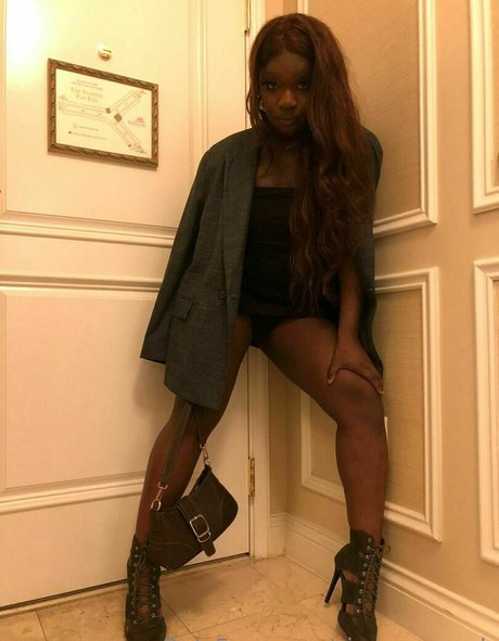 sissy serayah pornographic model pictures