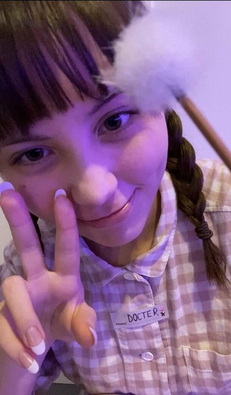 ASMR BlueKatie nude model gallery