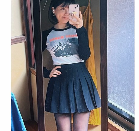 ASMR BlueKatie model erotic picture