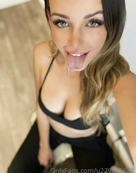 Becca Bangs beautiful model picture