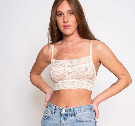 Anna Kourkoulin free model pic