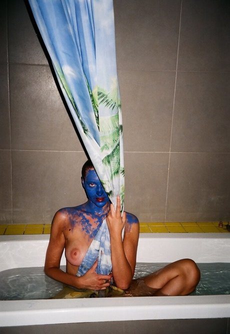 Anna April model xxx photos