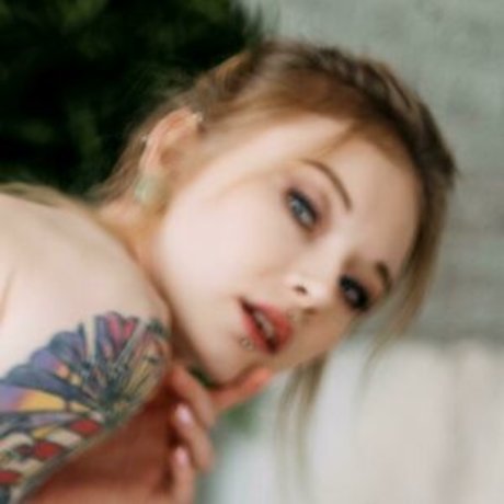 Karnelia pretty actress photo