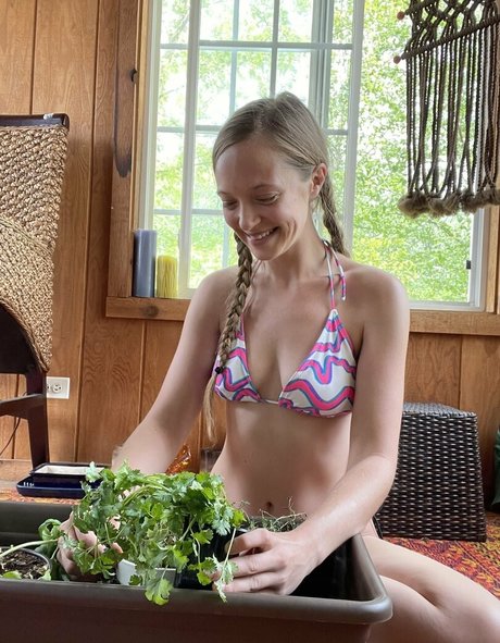 harperlane art model pics