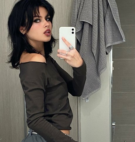 Jalynn Irwin star free pics