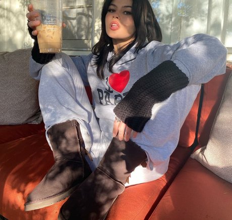 Jalynn Irwin hd actress pictures