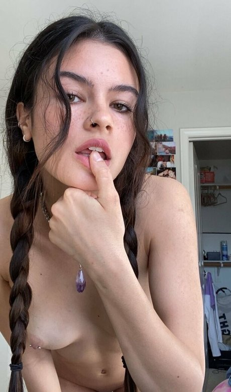 Jalynn Irwin exclusive model picture