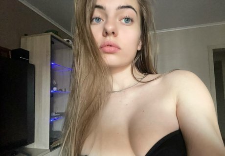 Lola Byrd star naked photo