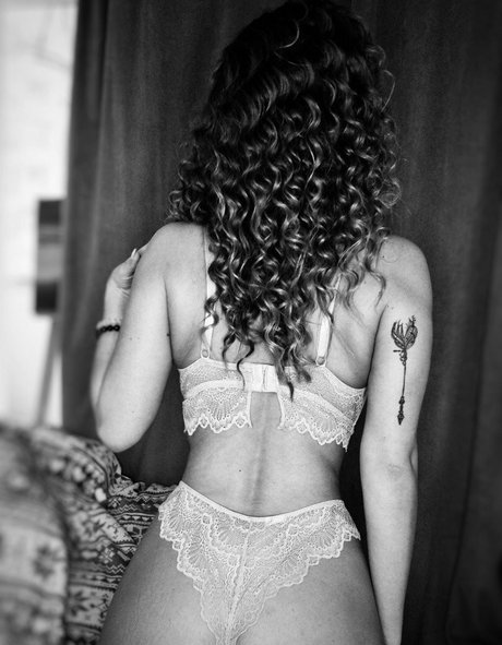 Dolly Rose adult actress images