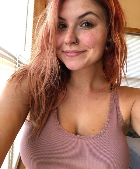 Kaytlin Lovely pornographic star img