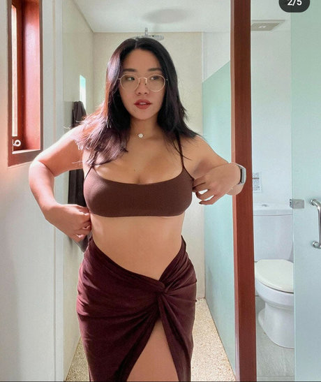 Mathilda Huang pornstar free pic