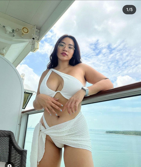 Mathilda Huang pretty actress img