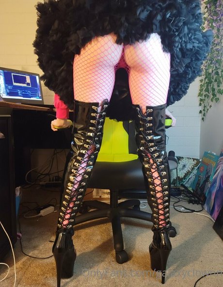 galaxyclownn star sexy picture