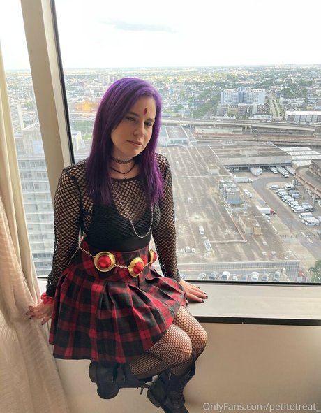 petitetreat_ naked pornstar picture