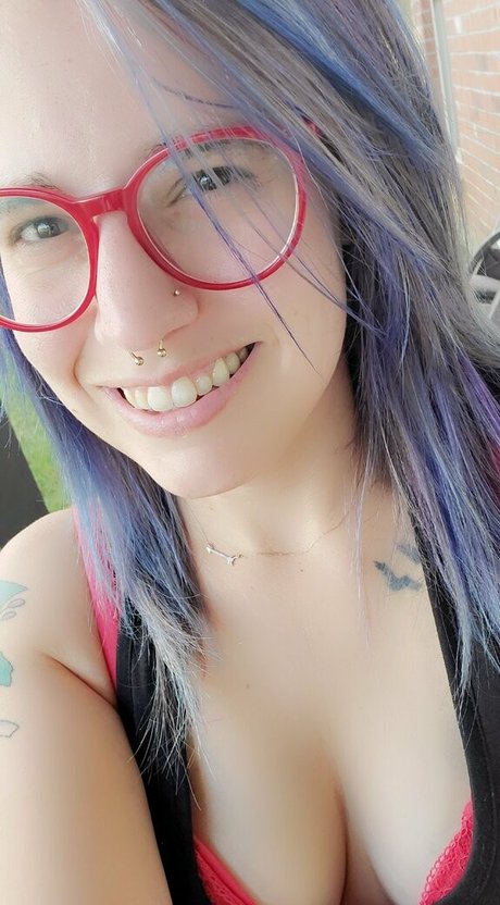 petitetreat_ adult actress image