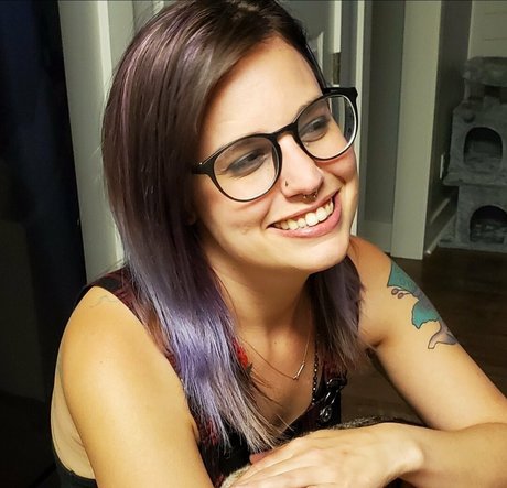 petitetreat_ model top pics