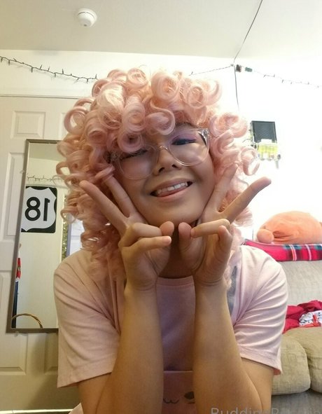 buddingroselia art actress img