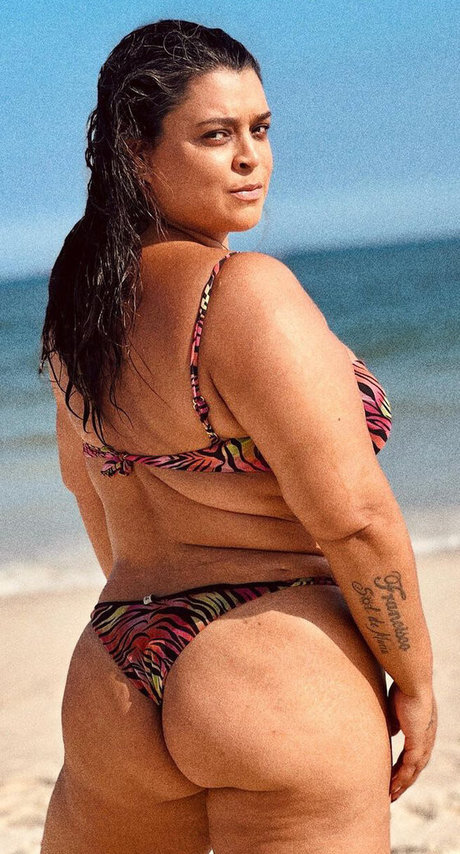 Preta Gil exclusive model image