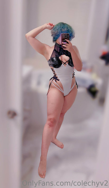 colechyv2 naked star pics
