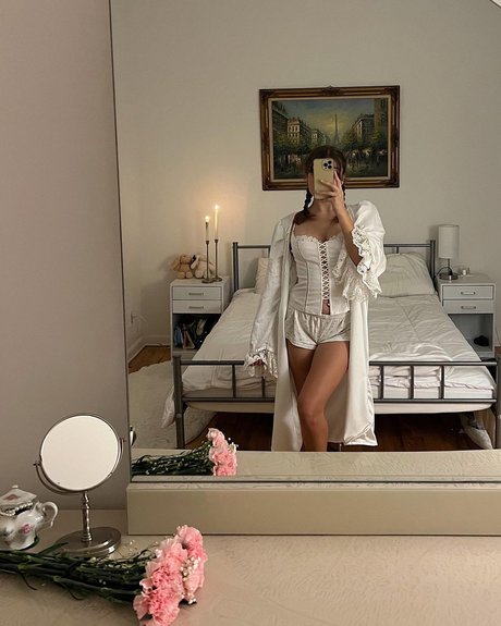 Ester Dobrik exclusive star archive