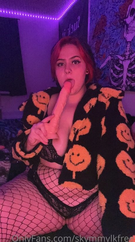 skymmylkfree hd pornstar image