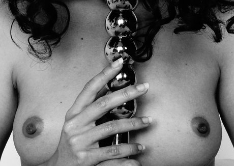 lovelyirene nudes pornstar photos