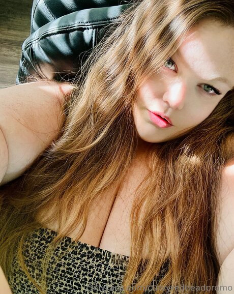 curvyredheadpromo model exclusive pictures