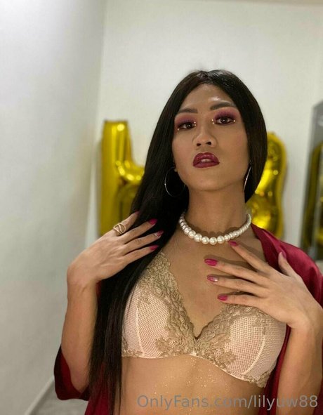 lilyuw88 model adult photo
