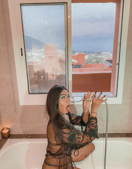 lilyuw88 nice actress picture