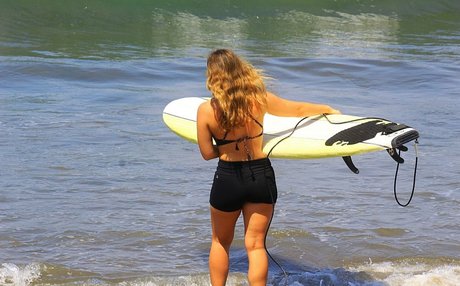 journeywithalora model naked picture