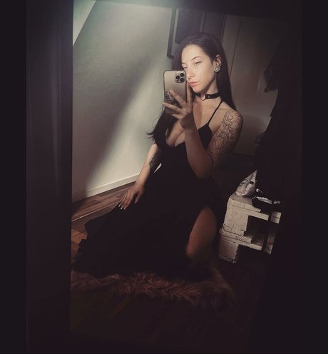 vicki25 xxx model pics