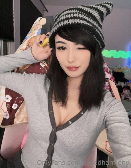 harmonyeva free star photo