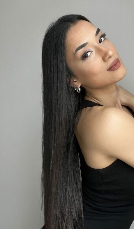 Hale Cabbar star pretty galleries