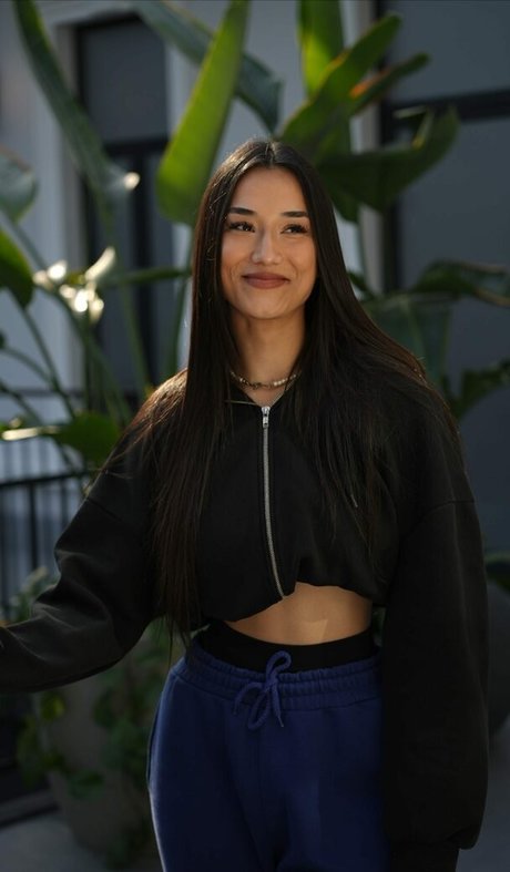 Hale Cabbar naked pornstar gallery