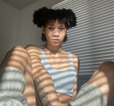 Serena Allure model adult archive