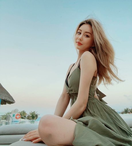 Wengie star nudes gallery