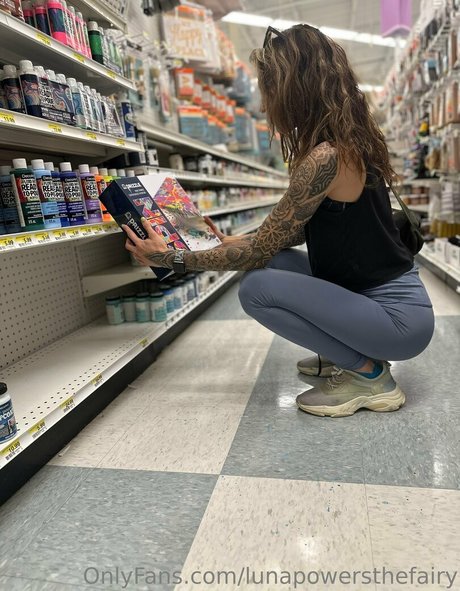 lunapowersthefairy model sexy image